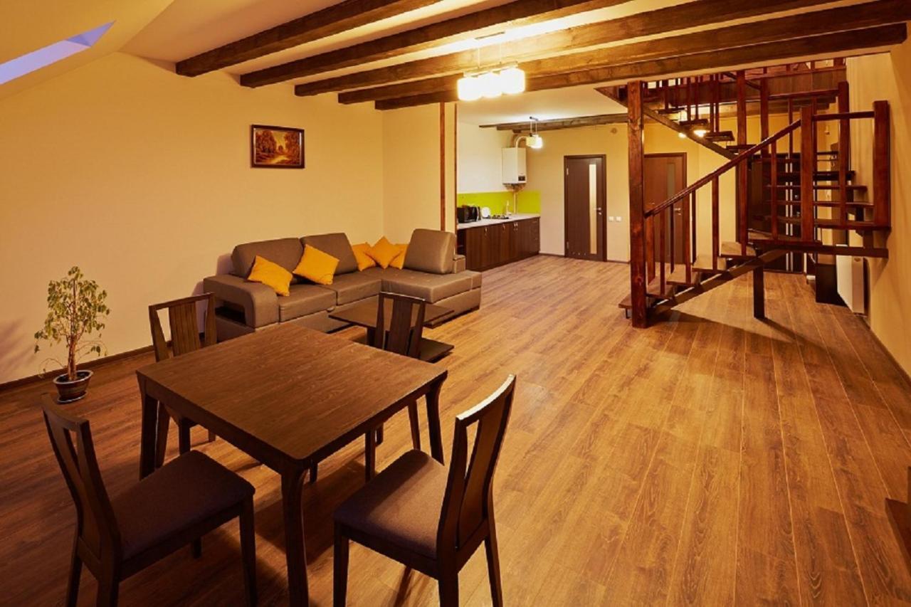 Apartment On Lychakivska Lviv Exterior photo